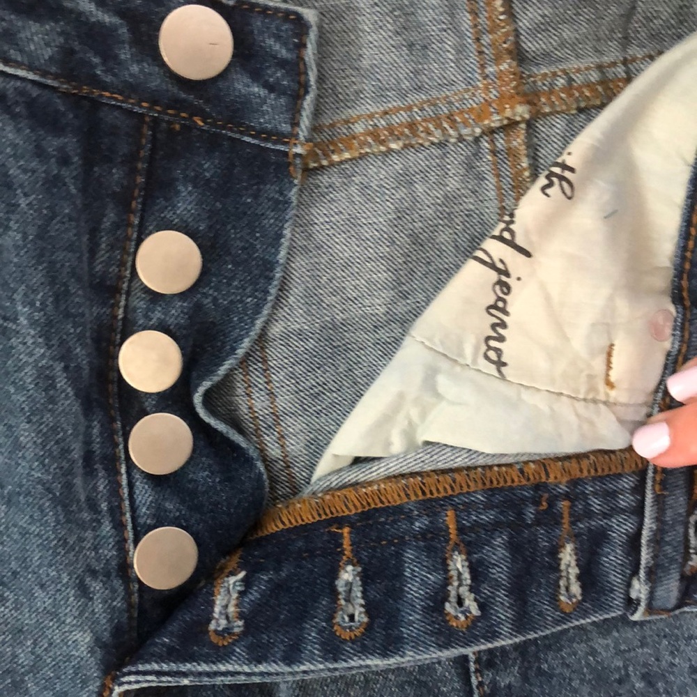 Distressed Mom/Straight Jeans - Picture 5 of 6